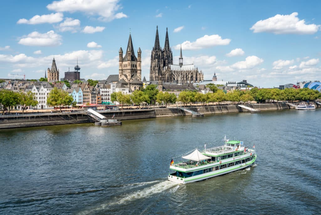 Bootsfahrt auf dem Rhein in Köln